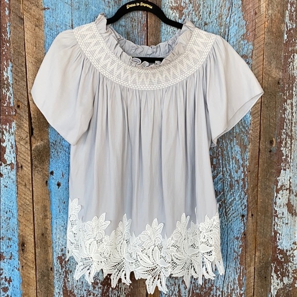 Gianni Bini Tops - Gianni Bini Light Gray Peasant Top w/ Lace Trim